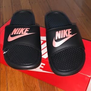 Never worn nike slides